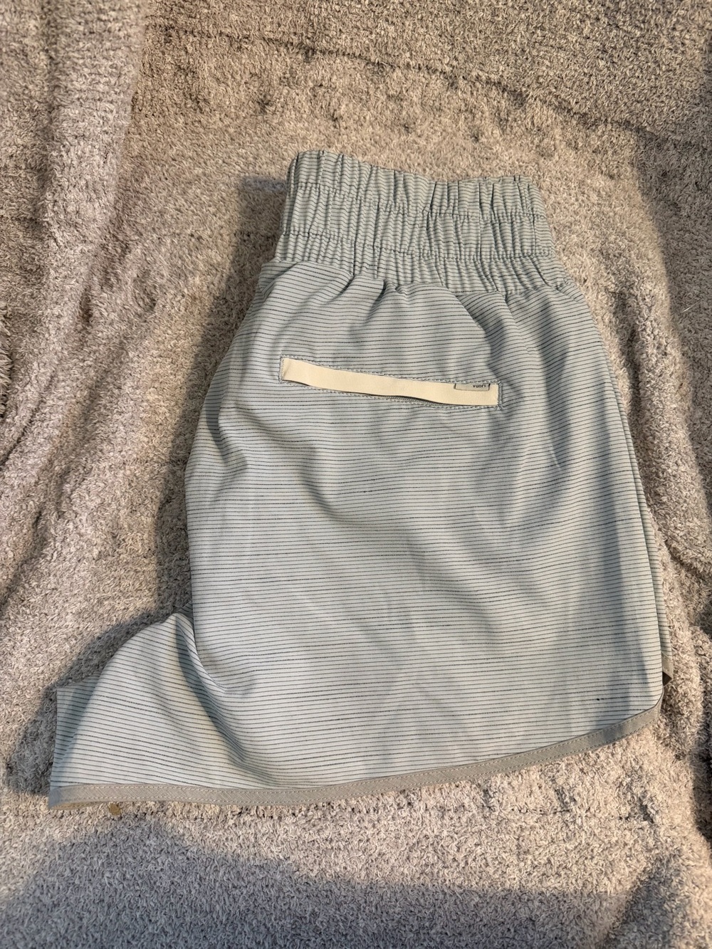 Vuori Women’s Cardiff Shorts Ice Color Block - Picture 2 of 2